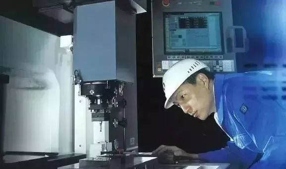 高速銑與傳統(tǒng)銑削、電火花加工有什么區(qū)別，該如何選擇？