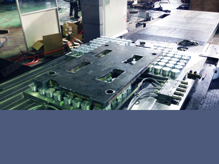 電磁吸盤在龍門5面加工機(jī)上的應(yīng)用